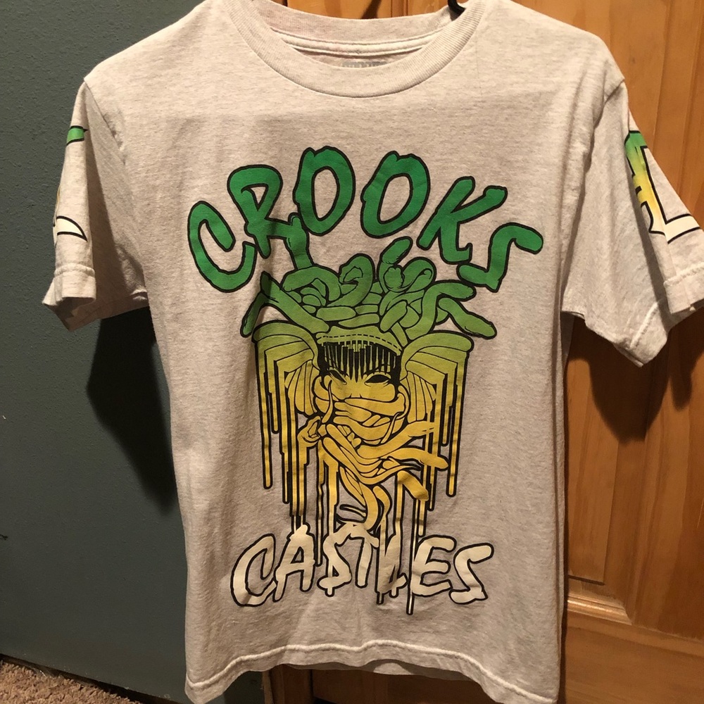 Crooks and castles t shirt